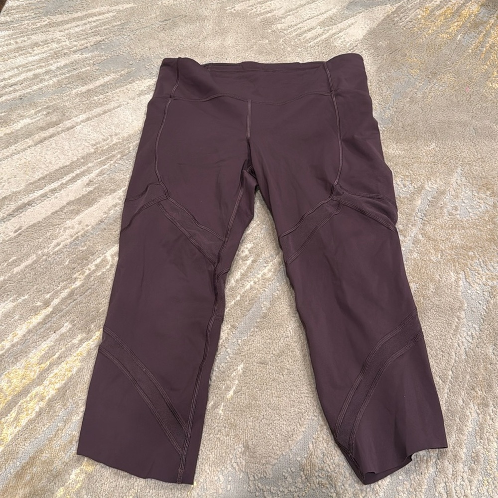 Lululemon Leggings On Pace Crop Vintage Grape Mid Rise Activewear size 10 in EUC